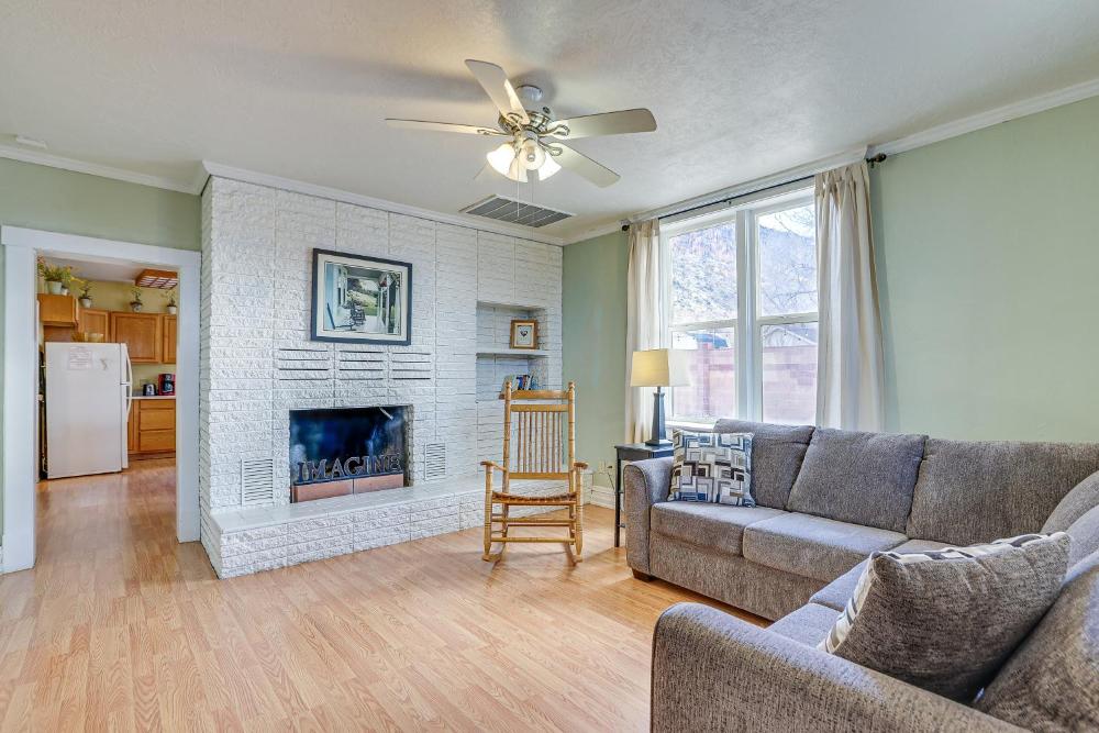 Remodeled Pioneer Home in Hurricane with Patio!